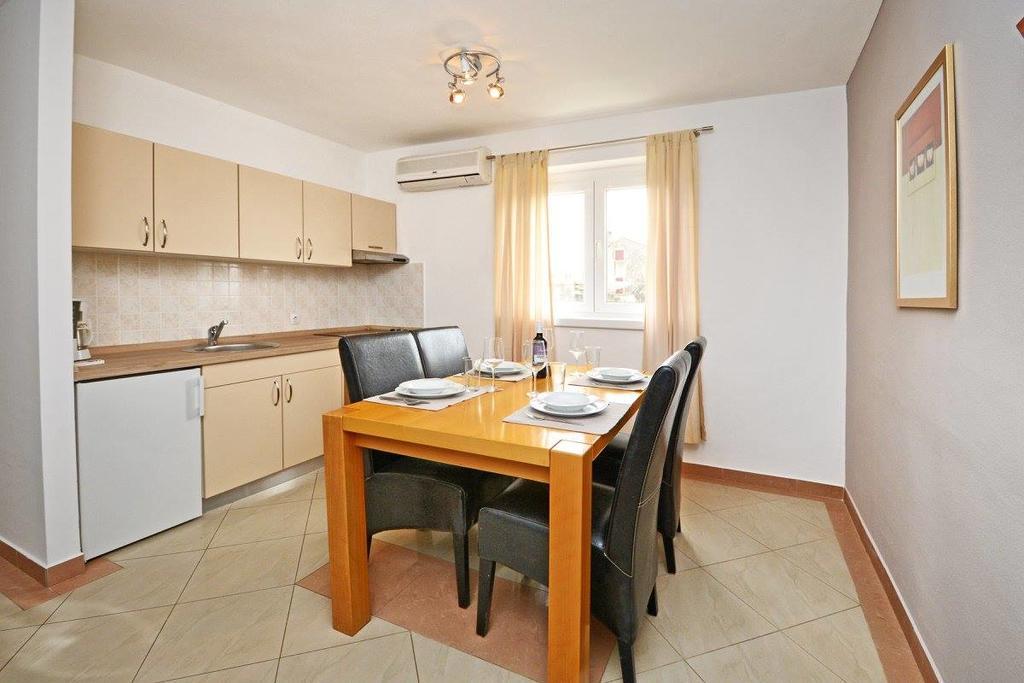 Apartman Anita 3 *