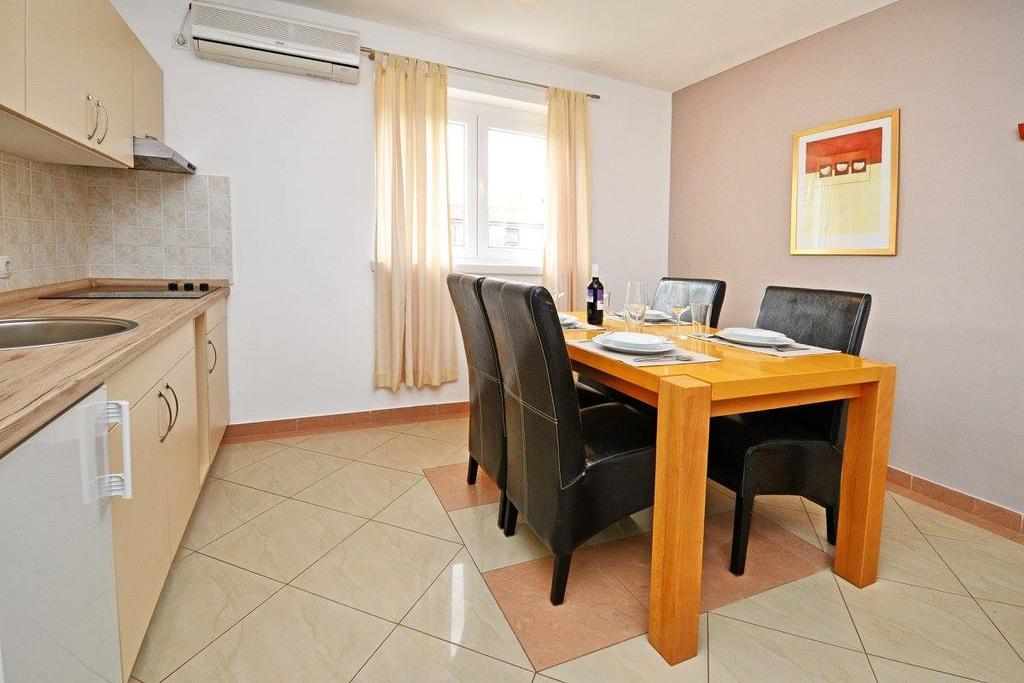 Apartman Anita 3 *